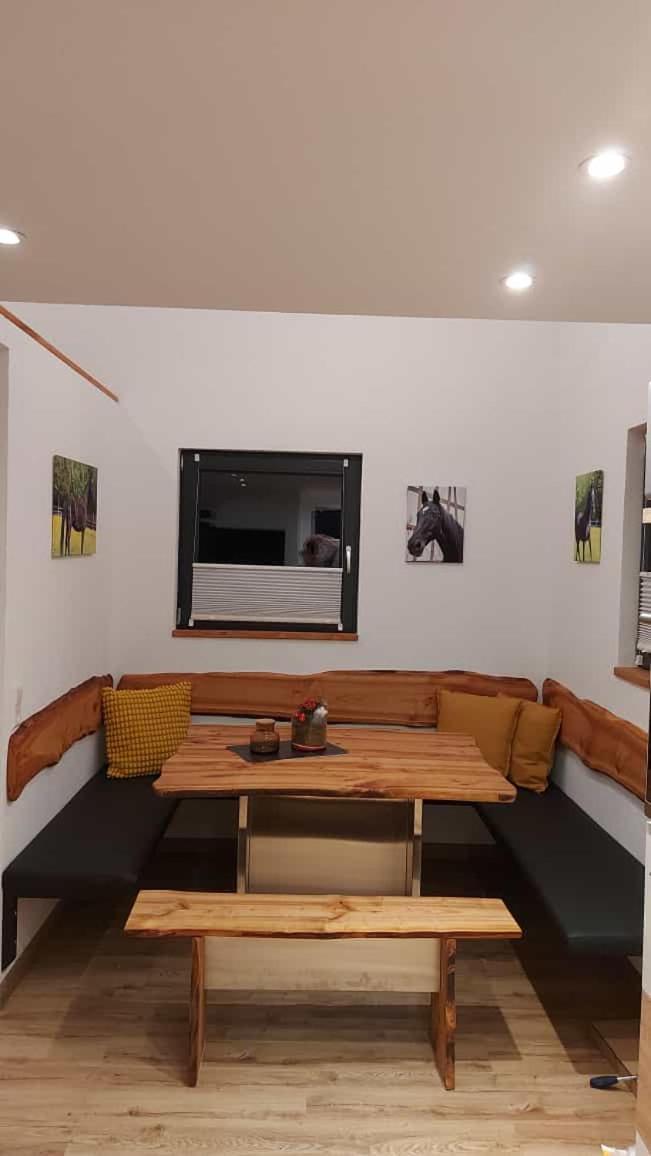 Öhringen Ferienhaus: Mitten Auf Dem Reiterhof מראה חיצוני תמונה